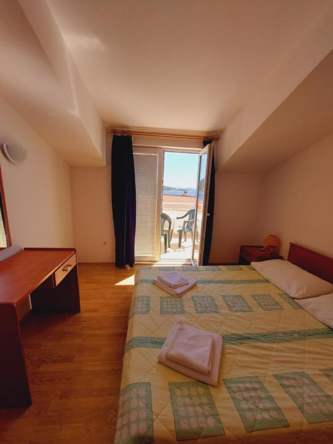 Apartment House Helena Primosten Exterior photo