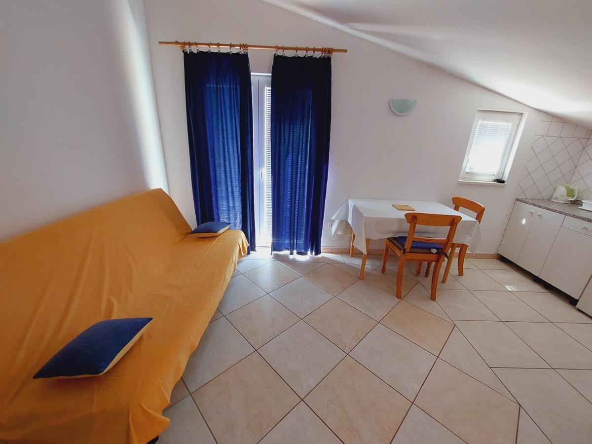Apartment House Helena Primosten Exterior photo