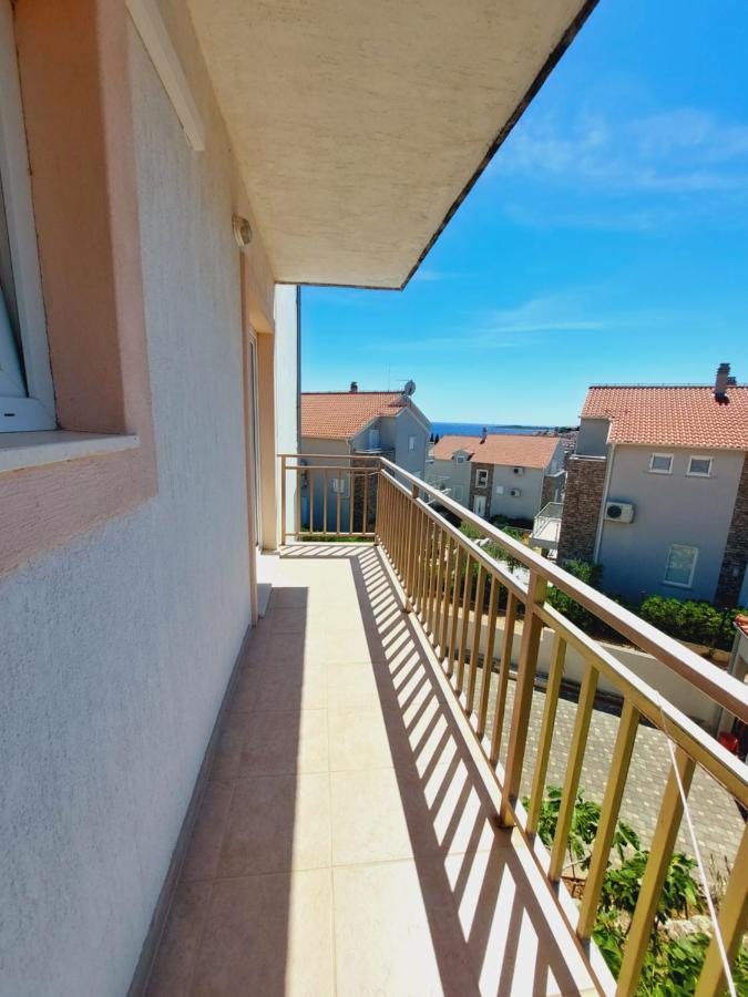 Apartment House Helena Primosten Exterior photo